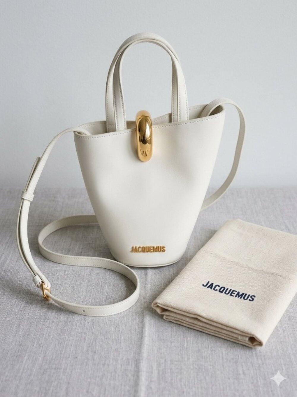 Jacquemus Le Petit Bambola Leather white small bucket Bag